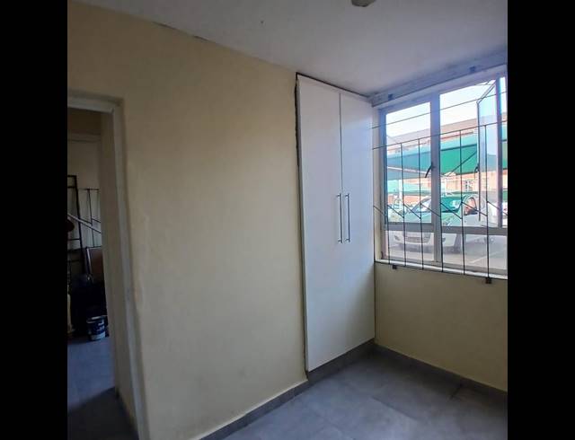 3 BEDROOM APARTMENT FOR SALE IN MONTCLAIR